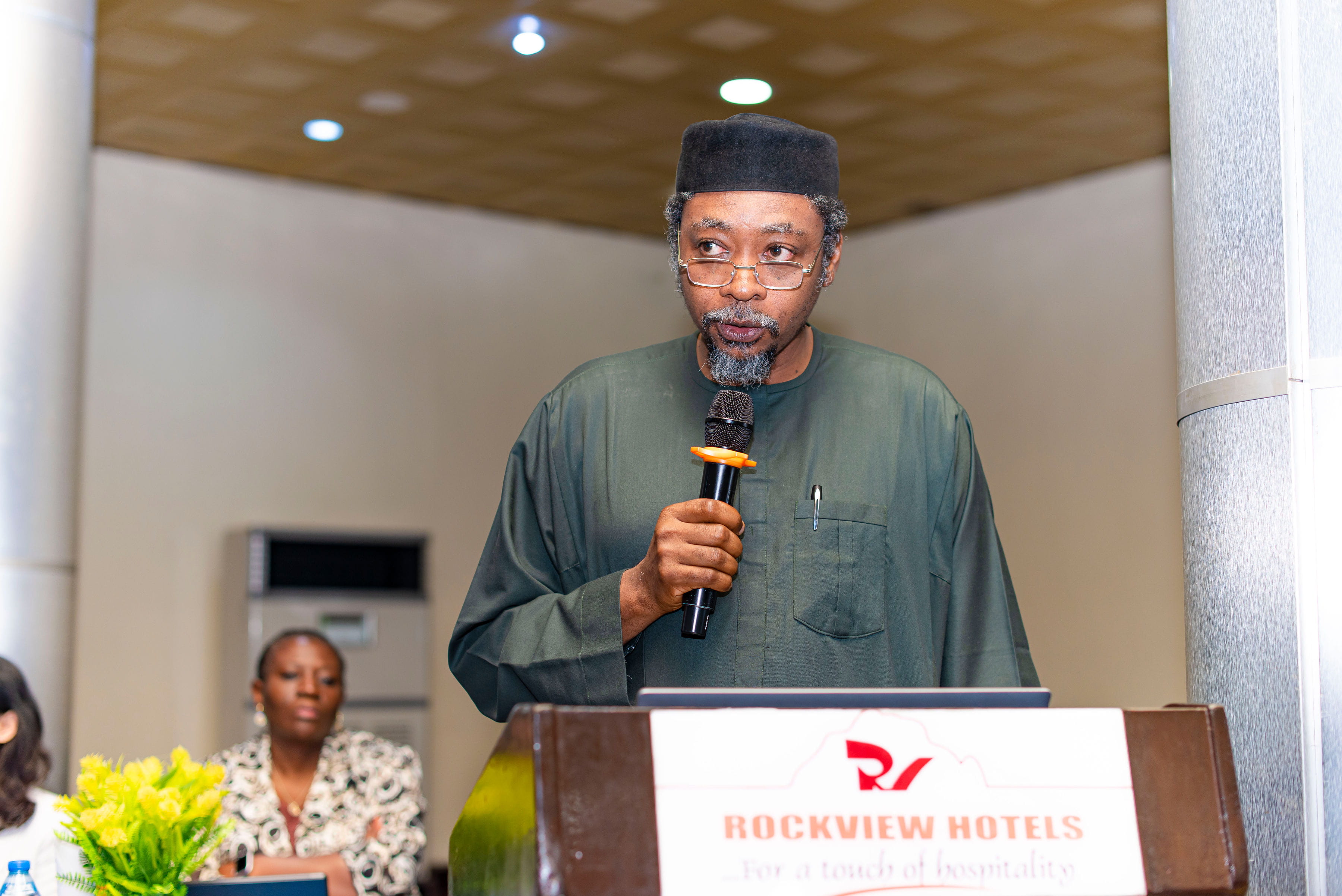 Professor Idris Mohammed speaking at the ADLM GLQI event in Nigeria in 2025. 